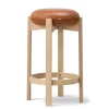 Pioneer Bar Stool, lacquered oak/max 95 fra Fredericia Furniture