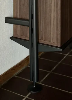 Pira G2 Floor-to-Wall Shelving Bundle D fra String