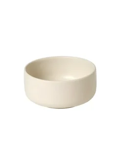 Pisu 06 Bowl, vanilla white fra Louise Roe