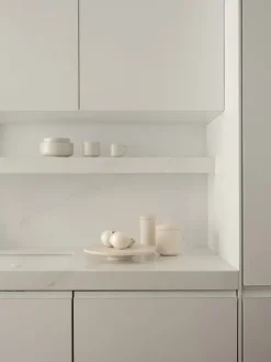 Pisu 02 Cup, vanilla white fra Louise Roe