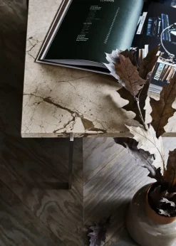 PK61 Sofabord, beige marmor af Poul Kjærholm