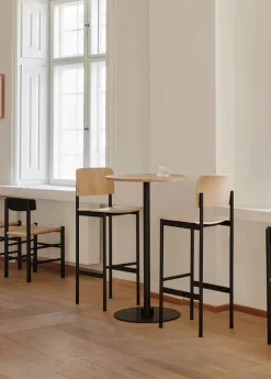 Plan Barstool, eg lak fra Fredericia Furniture
