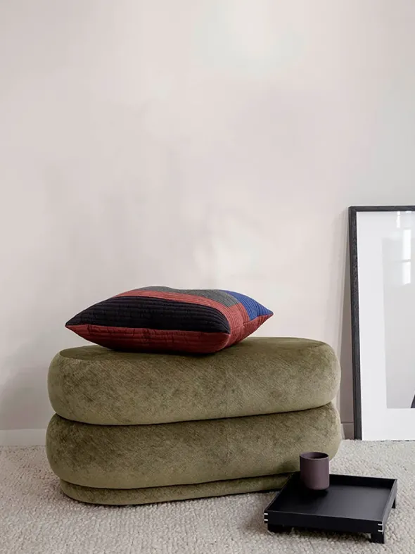 Pouf Oval, faded velvet fra Ferm Living