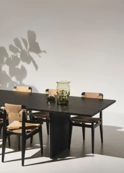 Private Dining Table, 260x100 cm fra GUBI