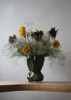 Reflection Vase, new smoke fra Hein Studio