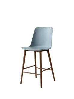 Rely HW128 Counter Chair, walnut fra &Tradition