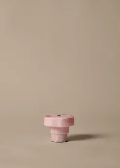 Ripple Portable Lamp Pale Rose fra Ferm Living