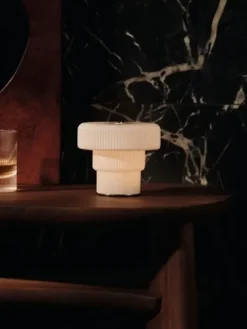 Ripple Portable Lamp White fra Ferm Living