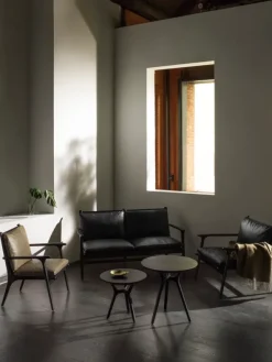 Rén loungesofa, sortmalet eg, sort læder fra Stellar Works
