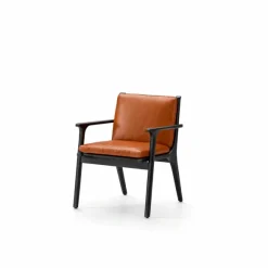 Rén spisebordsstol med armlæn, sort eg, hynder m. cognac læder