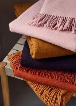 Season Plaid, blackberry fra Silkeborg Uldspinderi