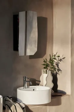 Shard Mirror Cabinet fra Ferm Living