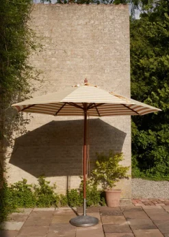 Skagerak Messina Parasol Ø270, Golden Yellow Stripes fra Fritz Hansen