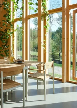 Skagerak Pelagus Armstol, light ivory fra Fritz Hansen