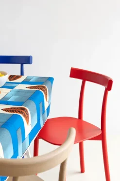 Skinny wooden chair, ash/red fra Nine
