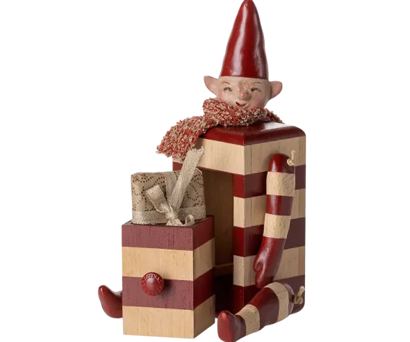 Skuffenisse – Elf with Drawer, rød fra Maileg