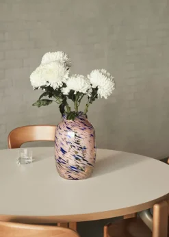 Splash Vase, Round light pink and blue fra Hay