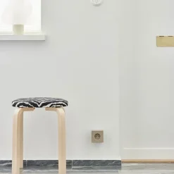Square 2 Stikdåse med USB, beige fra Avolt