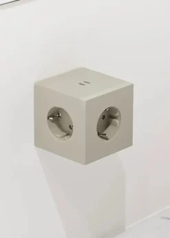 Square 2 Stikdåse med USB, beige fra Avolt