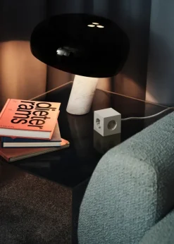 Square 1 Stikdåse med USB-C, beige fra Avolt