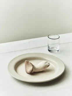 S.R. Dinner Plate fra Louise Roe