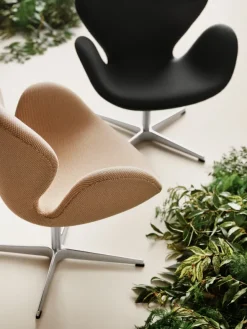 3320 Svanen i stof (prisgruppe 2) af Arne Jacobsen