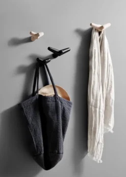 Tail Wing Hook fra Woud