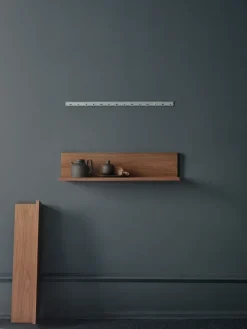 Tana Wall Shelf, walnut fra New Works