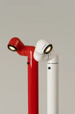Tatu Alta Gulvlampe, pure red fra Santa and Cole