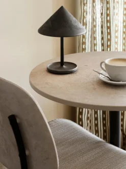 Terra portable bordlampe fra Mater