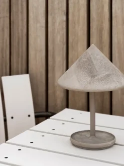 Terra portable bordlampe fra Mater