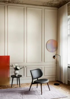 The Lounge Chair, sirka grå eg med sort læder fra Mater