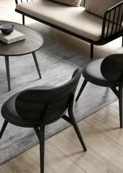 The Lounge Chair, sort bøg med sort læder fra Mater