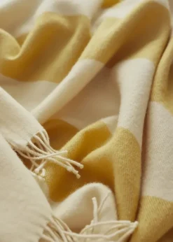 The Sweater Plaid, golden yellow fra Silkeborg Uldspinderi