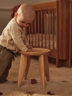 Tilu Baby Cot tremmeseng, olieret eg fra Ferm Living