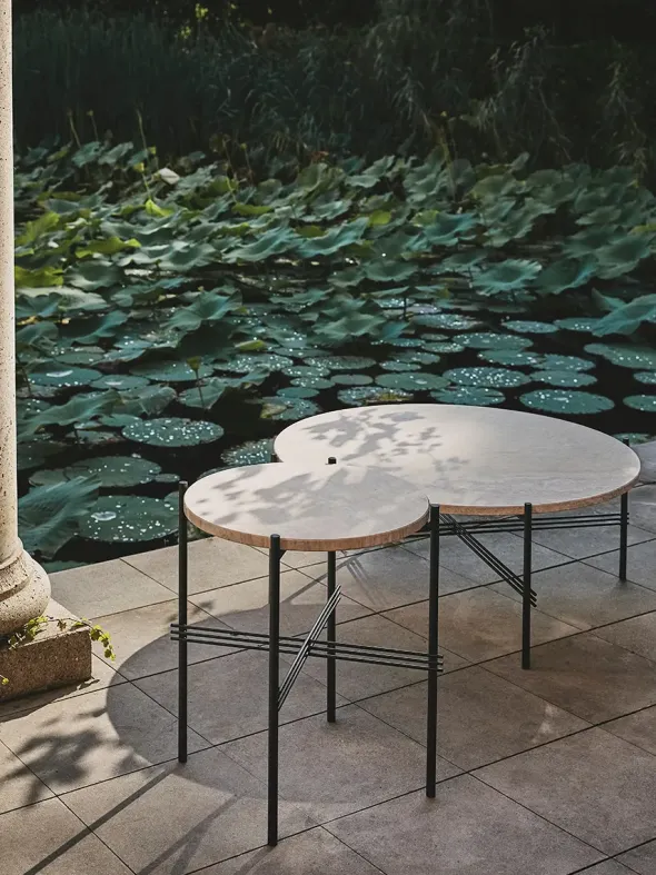 TS Outdoor Side Table fra GUBI