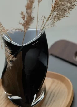 Twister vase fra Piet Hein (Sort)