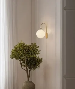 Væglampe, KK LEGACY, 101 mini, brass fra Le Klint