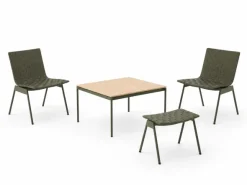 Ville loungesæt i Teak & Bronze Green med 1 loungebord, 1 skammel og 2 stole fra &Tradition