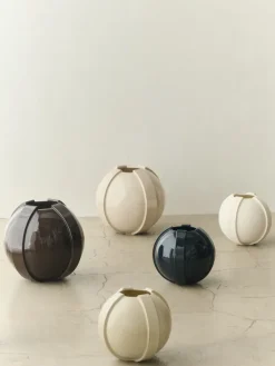 Vinci Vase 02, ivory fra Louise Roe