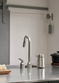 VIPP9 Sæbedispenser, Stainless Steel fra Vipp