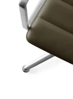 VIPP452 Swivel Chair, bosco grøn læder fra Vipp
