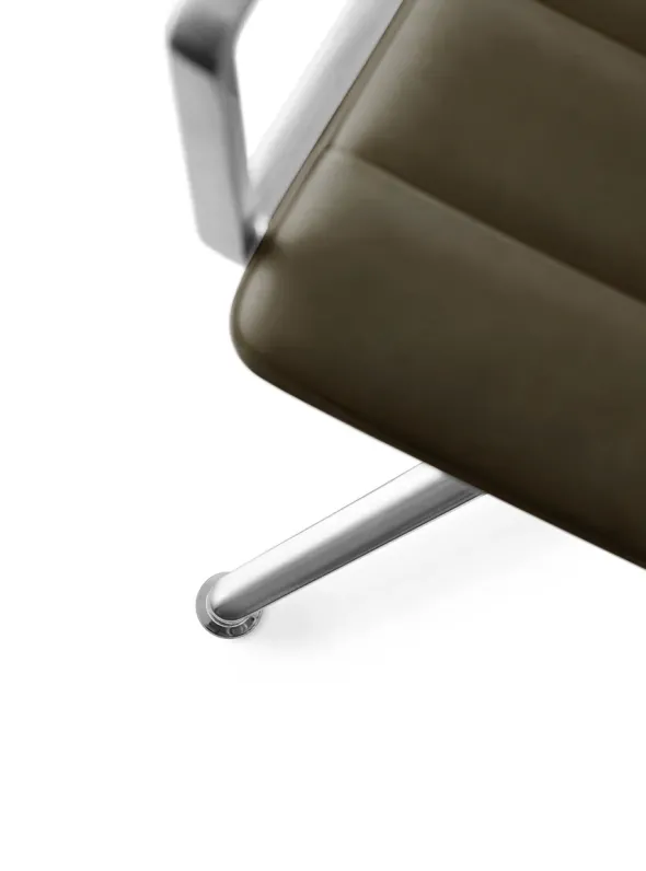 VIPP452 Swivel Chair, bosco grøn læder fra Vipp