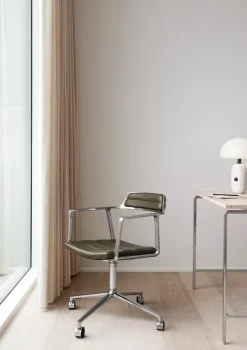 VIPP452 Swivel Chair m/hjul, bosco grøn læder fra Vipp