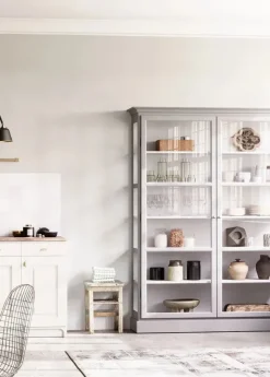 Vitrineskab Classic V2, lys grå fra Lindebjerg Design