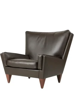V11 Lounge Chair, smooth leather coffee fra GUBI
