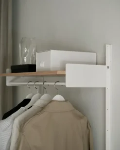 Wardrobe Shelf 1 fra New Works