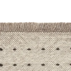 Yield Dot Naturally Coloured Fringes tæppe, 0115 fra Kvadrat