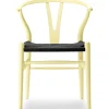 Y-stol CH24 Soft Hollyhock med sort flet af Hans J. Wegner