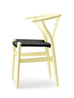 Y-stol CH24 Soft Hollyhock med sort flet af Hans J. Wegner